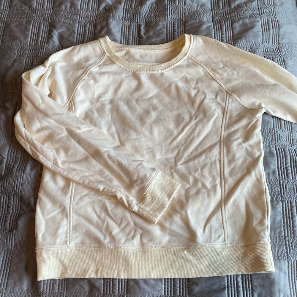 Zyia large cream sweatshirt, EUC